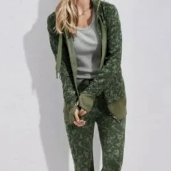 Cabi Marathon Jacket - Picture 12 of 12